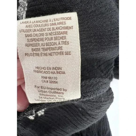 FREE PEOPLE Black Blouse Tunic Embroidered Design A-LINE Boho Style Size Small - Picture 7 of 7